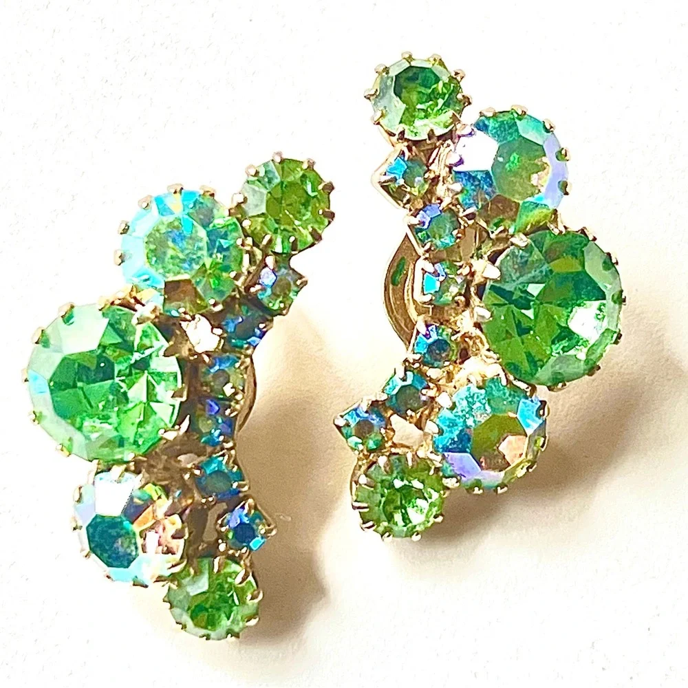 Vintage WEISS Designer Rhinestone Earrings Mint Lime Peridot Green Ear Clips